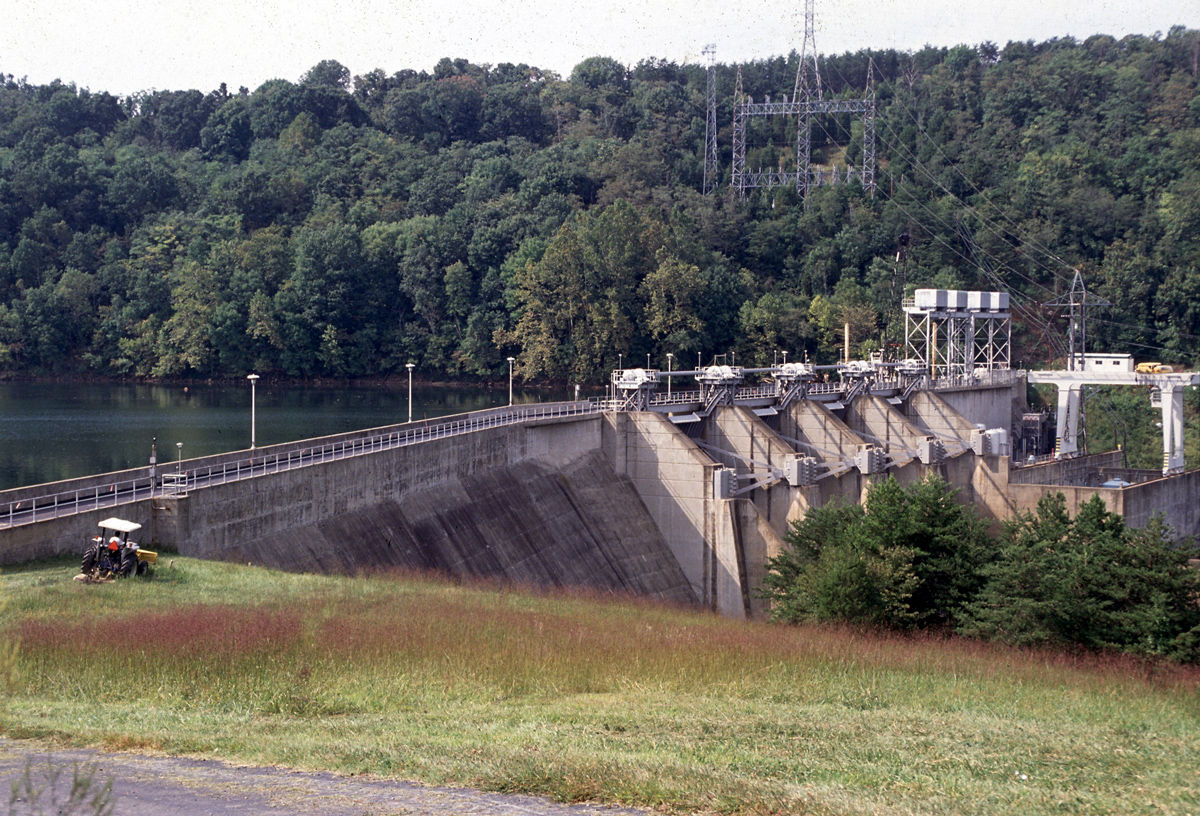 1994-11 Leesville dam